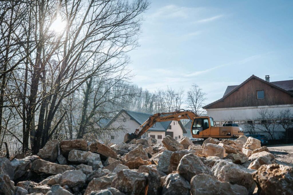 ENTREPRISE DAVIET VIBERT, TERRASSEMENT, DÉMOLITION, ASSAINISSEMENT, ENROCHEMENT